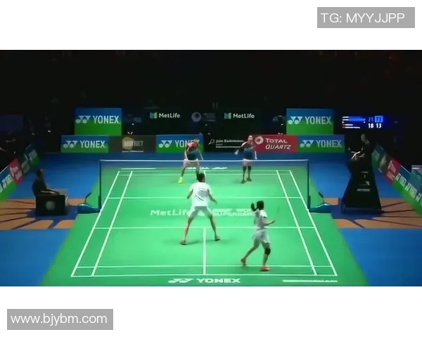 成都羽毛球队配合技巧深度对比与战术解析